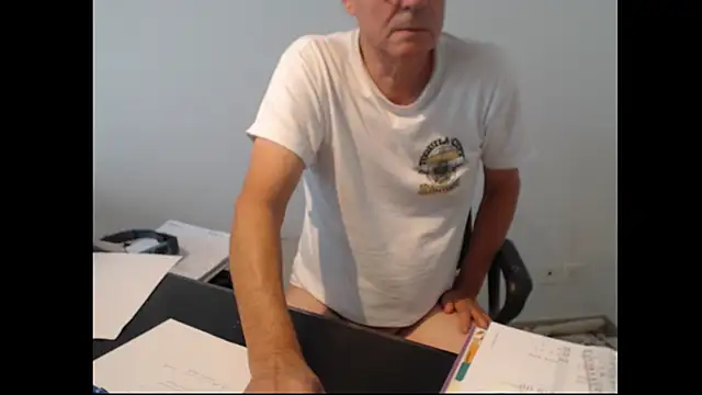 MrPondaro Chat XXX live