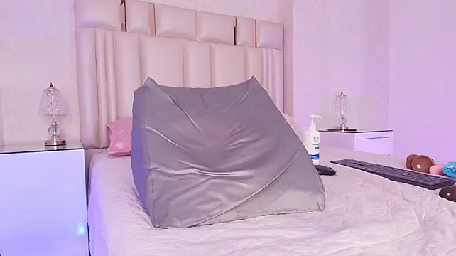 mia_velvett_'s Live XXX Chat