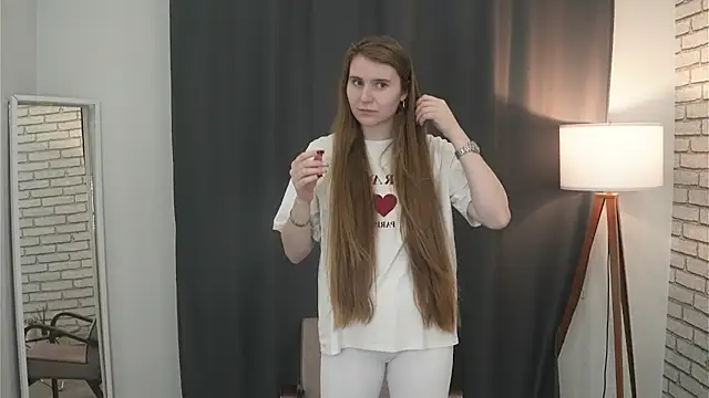 MikkiStipp's Live XXX Chat