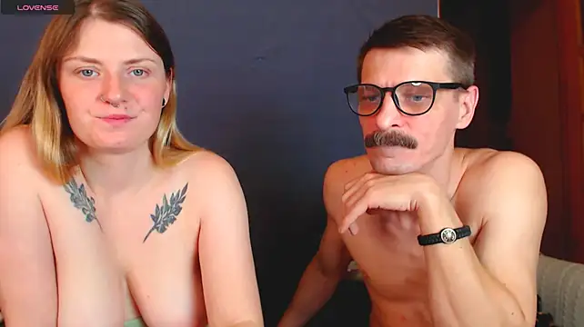 CozyCurves Chat XXX in diretta