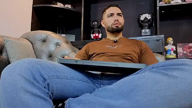 Show modela matteosantos na web-kameri