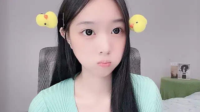 Yoyo33355 Show in webcam