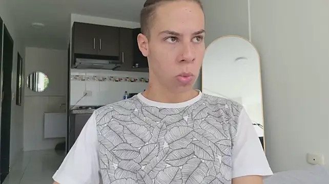 grey___27 Webcam Show