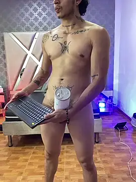 JayTaylorr Chat XXX in diretta