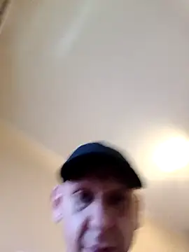 Tom4Womans live XXX chat