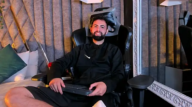 XXX chat uživo modela AndrewCrooss