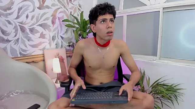 Lucas_West_ Live XXX-Chat