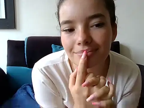 Show modela pykachu69 na web-kameri