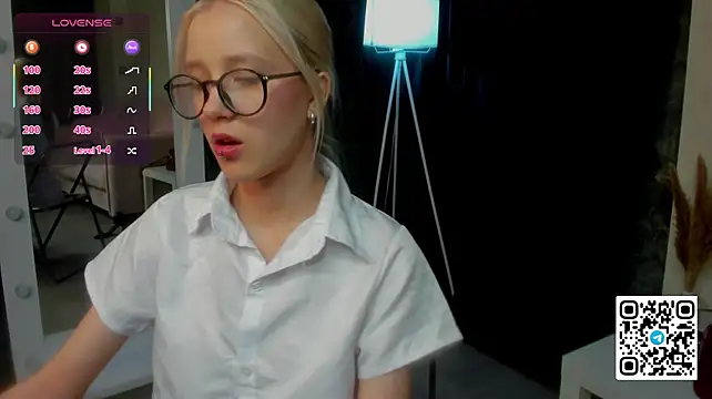 Anellyball's Live XXX Chat