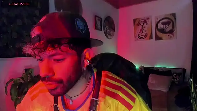 Chatroom XXX en direct de LatinMilk_
