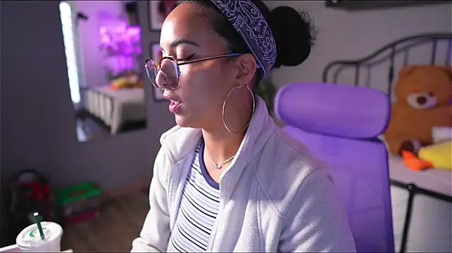 Živý XXX chat Millie_Volturi