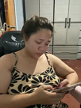 Živý XXX chat -CLARAMommy-