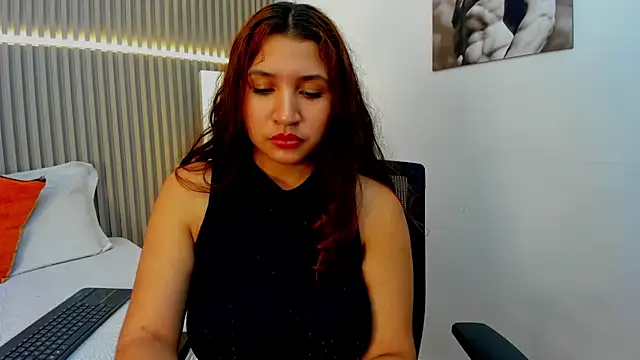 Victoria_Rosee Adlı Modelin Canlı XXX Sohbeti