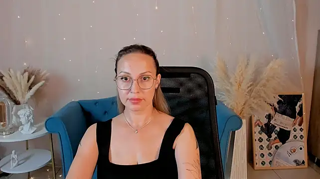Charlotte_Hudson লাইভ XXX চ্যাট