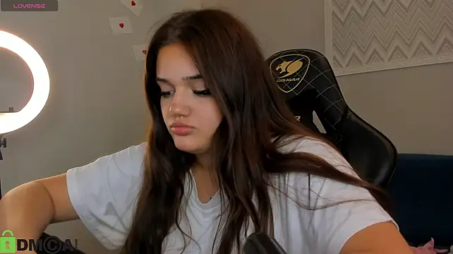 צ'אט XXX בשידור חי של Aisha_Sky