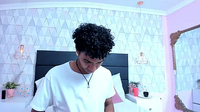 MarckThompsonn live XXX chat