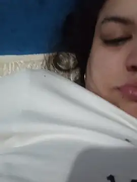 Luzz12n Live XXX chat