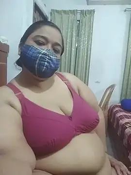 momo_loves Chat XXX live
