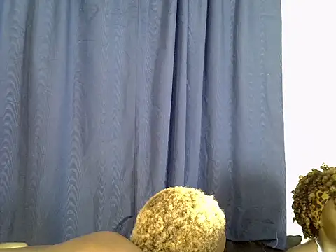 flirrtclaudia Show in webcam