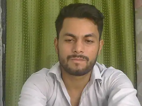 StubborndesiboyのライブXXXチャット