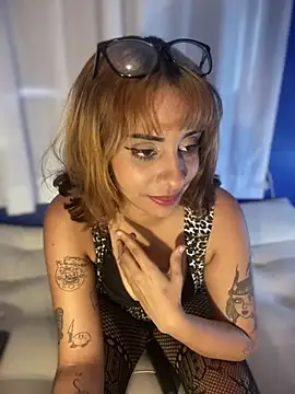 XXX chat uživo modela LeylaKnox