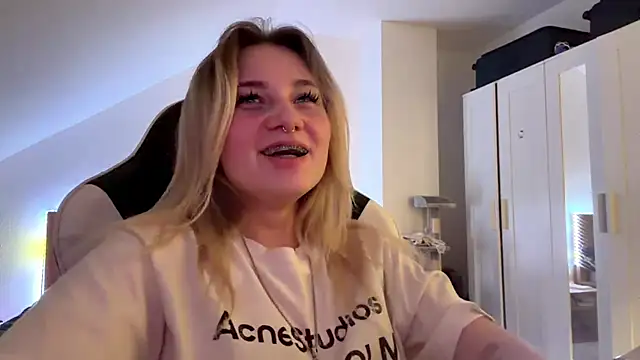 tutsiecutie's Live XXX Chat