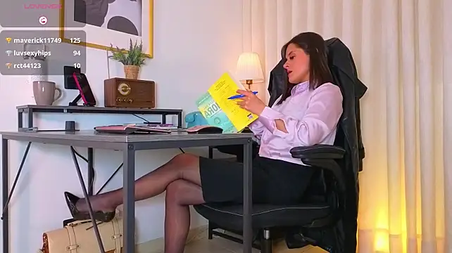 Alice_milf_ XXX чат на живо