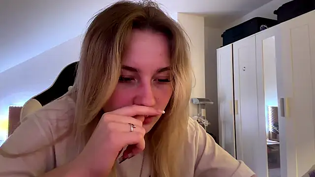 tutsiecutie's Live XXX Chat
