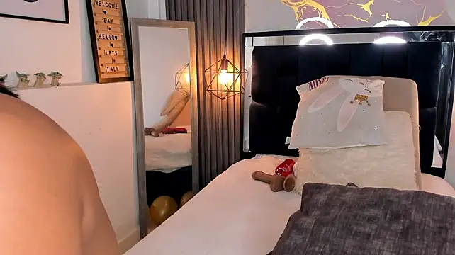 kristakinnkyのライブXXXチャット