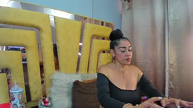 VikyThomsonn's Live XXX Chat
