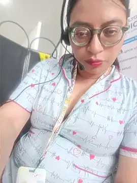 SOFI__10 Adlı Modelin Canlı XXX Sohbeti