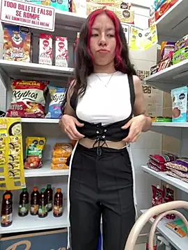 NohaBrooks_Pink Chat XXX live