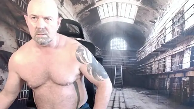 ManlyPrisonGuy Adlı Modelin Web Kamerası Şovu