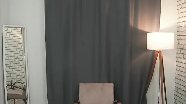 MikkiStipp's Live XXX Chat