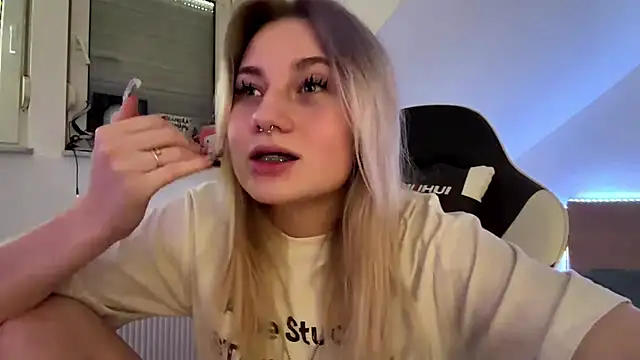 Вебкам-шоу tutsiecutie
