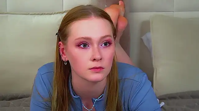 AgataFoxley Adlı Modelin Canlı XXX Sohbeti