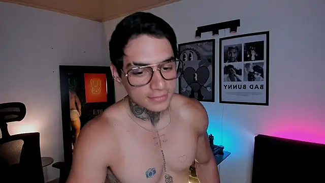 Show modela Simon_cortes na web-kameri