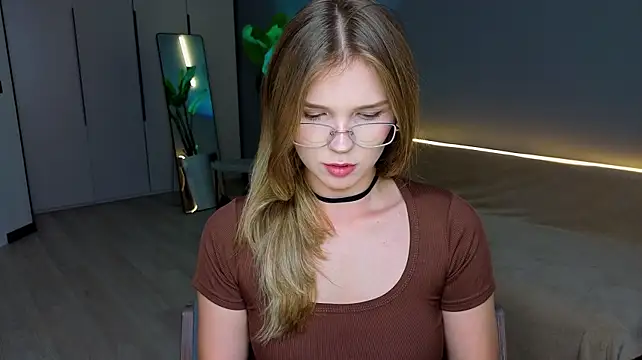 linakorvin Adlı Modelin Canlı XXX Sohbeti