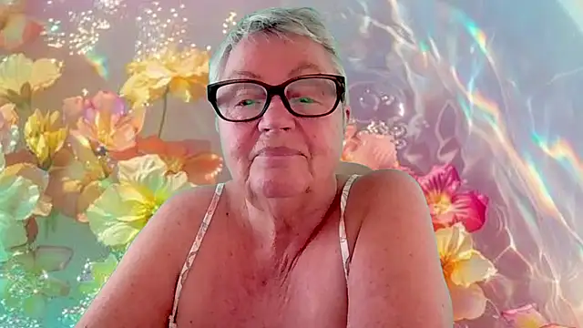 Mystery-Grandmother Webcam-Show