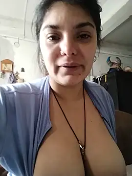 YouladyVidal Adlı Modelin Canlı XXX Sohbeti