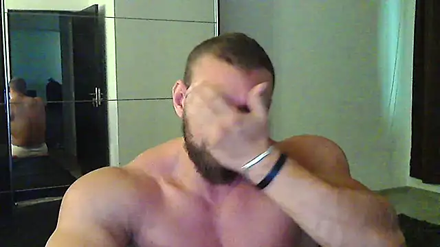 muscularkevin Webcam show