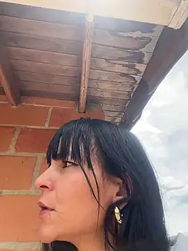 LuxeBrunetteXXX's Live XXX Chat