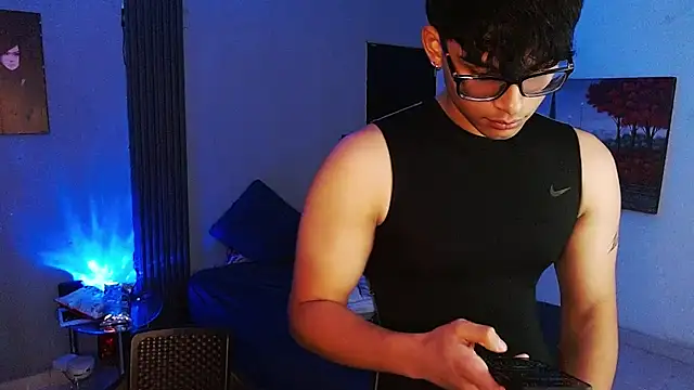 Chatroom XXX en direct de Mr_yisuzz