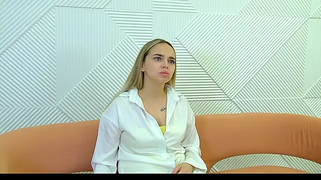 دردشة AnitaVenture الجنسية المباشرة