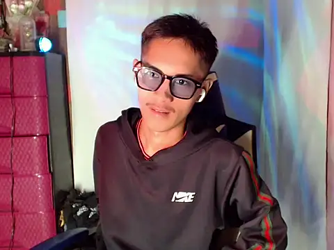 riks_tyler Pertunjukan Webcam
