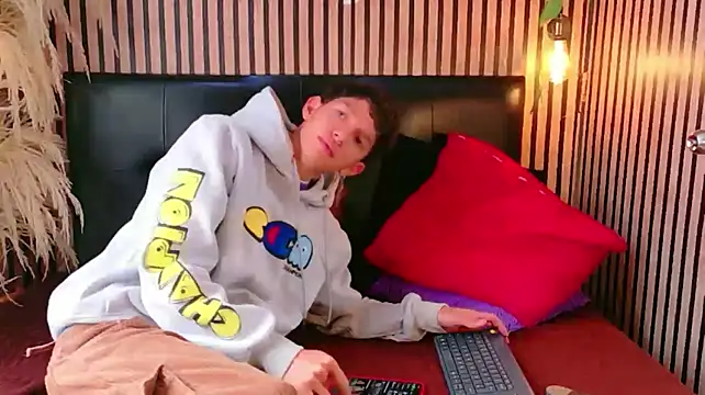 heyy_noah11 Live XXX Chat