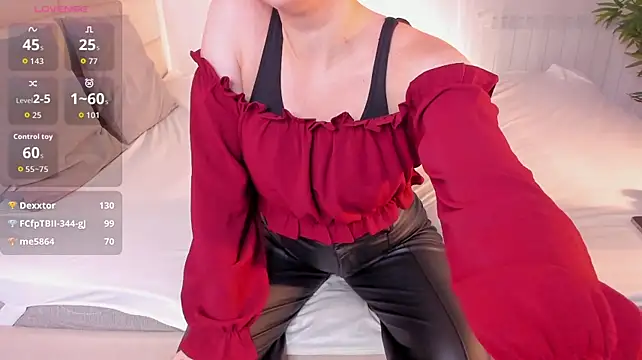 GoldenLenarz's Live XXX Chat
