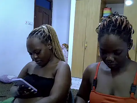 sexybaddies20 Show in webcam