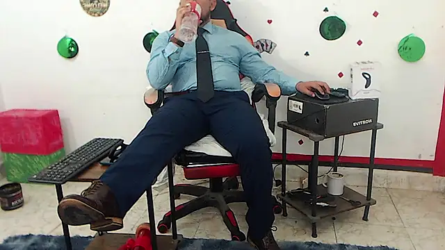 Živý XXX chat KalethBigDick