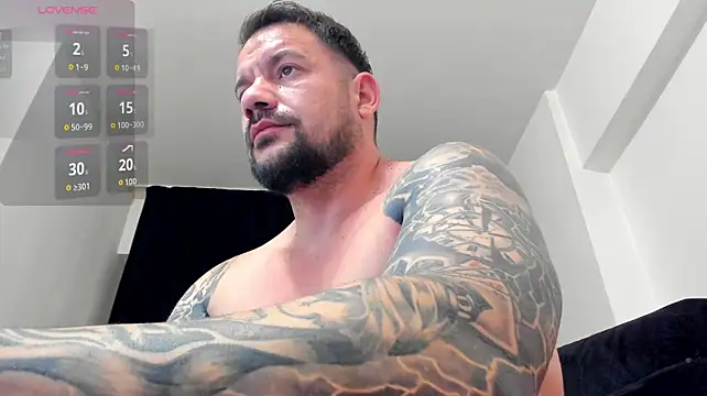 musclemonster31 XXX чат на живо